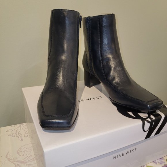 Nine West Navy Ankle Boots Size 8.5 - Picture 4 of 11